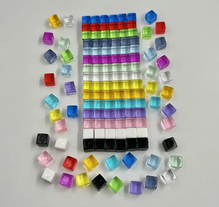 100 pièces Cube coloré cristal - Board Game Root avis et prix